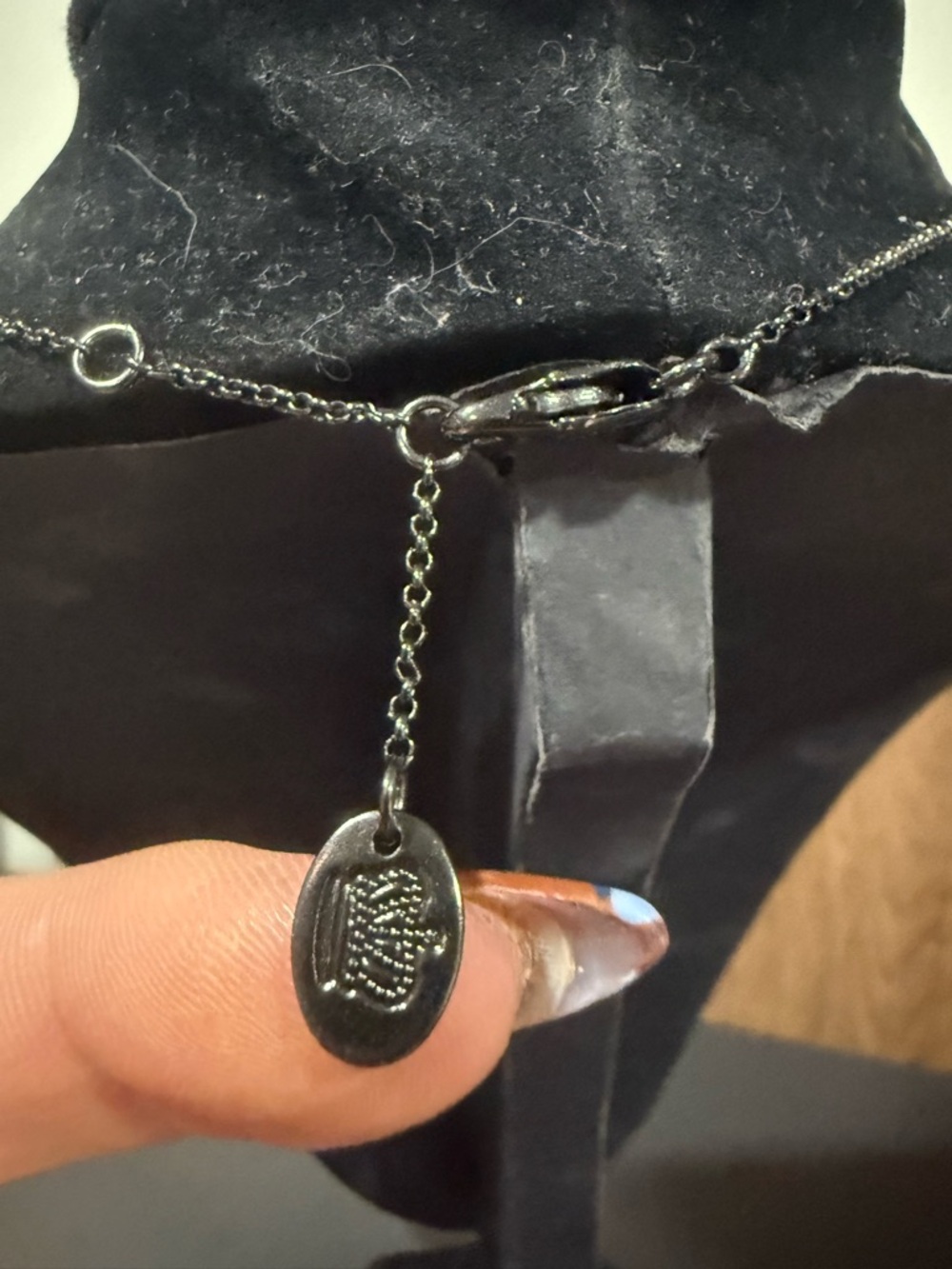 🇺🇸Juicy Couture Crystal Cherry Pendant Necklace gunmetal - Picture 4 of 5